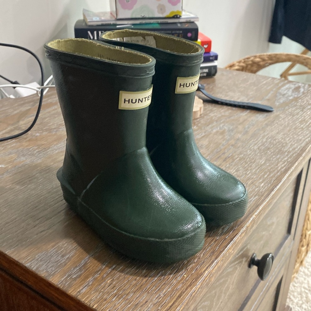 Kids Hunter Boots Size 5 Boy/ 6 Girl Unisex